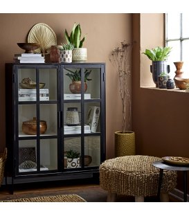 Vitrina negra de madera de roble y cuarterones de vidrio...