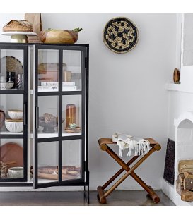 Vitrina negra de madera de roble y cuarterones de vidrio... 2