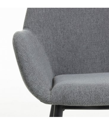 Pack de 2 sillas tapizadas con reposabrazos de color gris oscuro y patas negras NOOKI