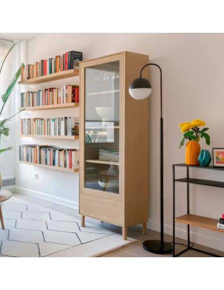 Vitrina de madera con 1 puerta de vidrio y cajón VISSE (varios acabados)