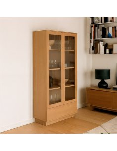 Vitrina de madera con 2 puertas de vidrio y cajón VISSE...