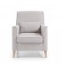 Sillón tapizado en tela beige con pies de madera natural AINA