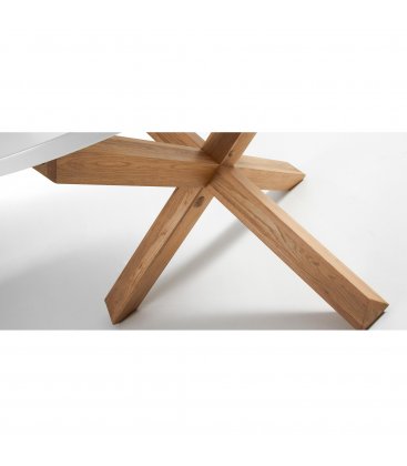 Mesa de comedor redonda "AIRE". Patas madera y sobre blanco