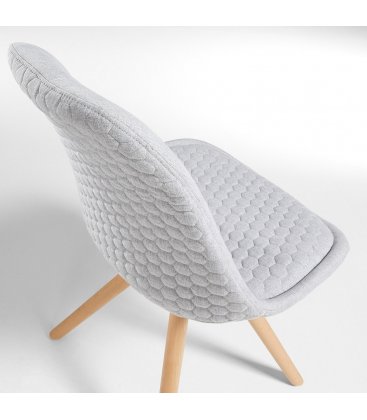 Silla de comedor gris acolchada con patas de madera LARA (4 unidades).