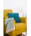 Sillón tapizado en tela mostaza con pies de madera natural AINA