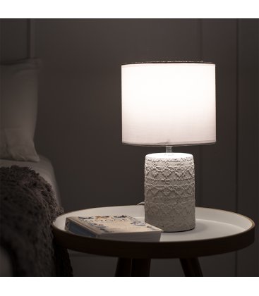 Lámpara de sobremesa blanca de cemento con textura y tulipa tela algodón (2 tamaños)