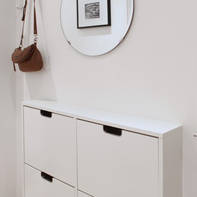 Los muebles son sencillos y funcionales. Combinan piezas de la firma sueca Ikea con otras de reconocido diseño.