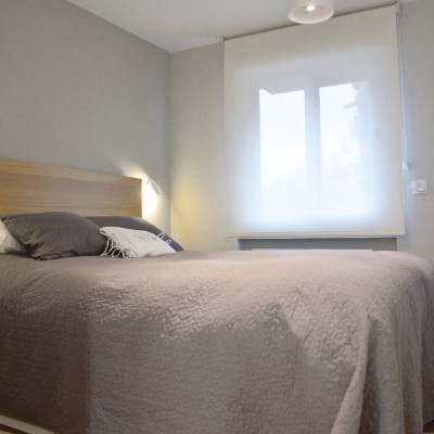 Mantiene una envolvente neutra y una decoración elegante y contemporánea.