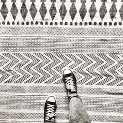R DE ROOM SHOP INTERIORISMO MADRID alfombra block house doctor en blanco negro y gris