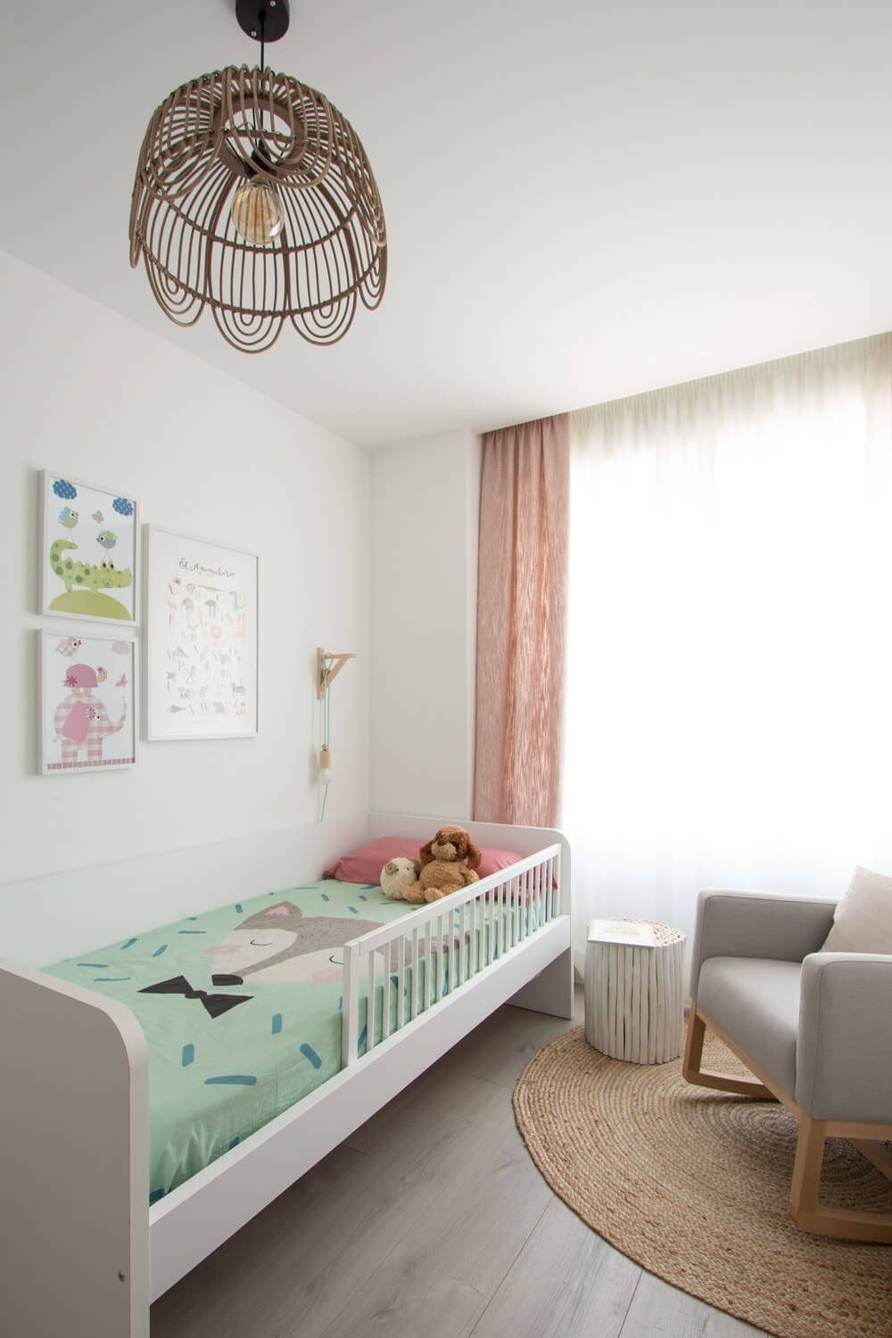 Proyecto de interiorismo en Aravaca (Madrid) por R de Room. Diseño de dormitorio infantil.
