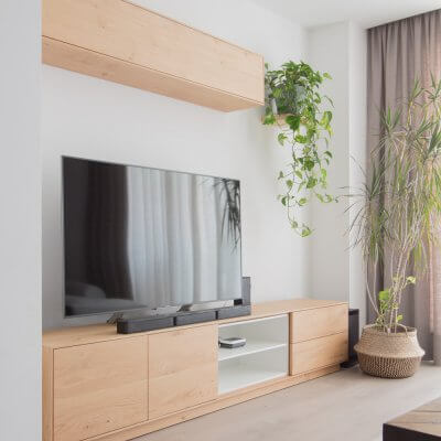 Proyecto de interiorismo en Aravaca (Madrid) por R de Room. Diseño de salón en estilo neoprovenzal.