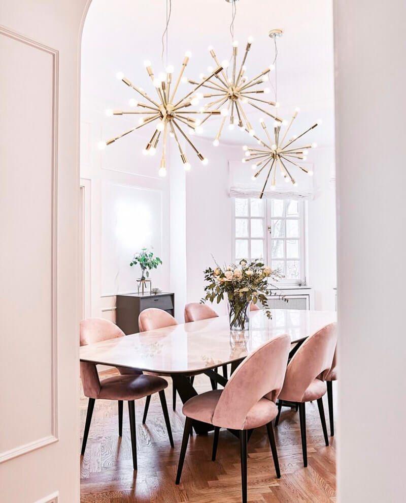 Tendencia deco: terciopelo. Guía de estilo para tener una casa con clase. Sillas rosas.