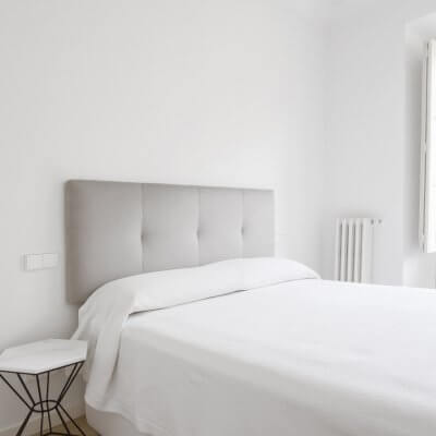 Proyecto de reforma en Chamberí (Madrid) de R de Room. Dormitorio principal.