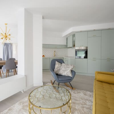 Cambio de imagen de un apartamento de alquiler_proyecto de interiorismo_estar-cocina-comedor_open concept