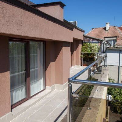 Cambio de imagen de un apartamento de alquiler_proyecto de interiorismo_terraza
