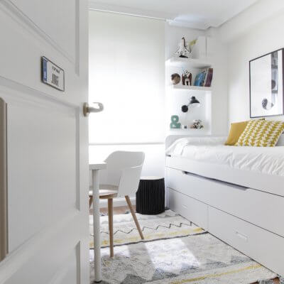 Interiorismo de vivienda_dormitorio juvenil-escritorio-cama nido-colorido