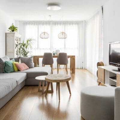 R de Room_interiorismo de vivienda en Montecarmelo_Madrid_salón_comedor_estar_livingroom_ambiente nórdico cálido_toques de color